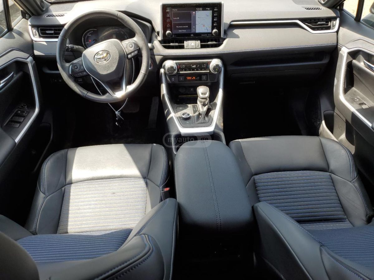 Toyota XSE 4dr All-Wheel Drive CVT — миниатюра 6