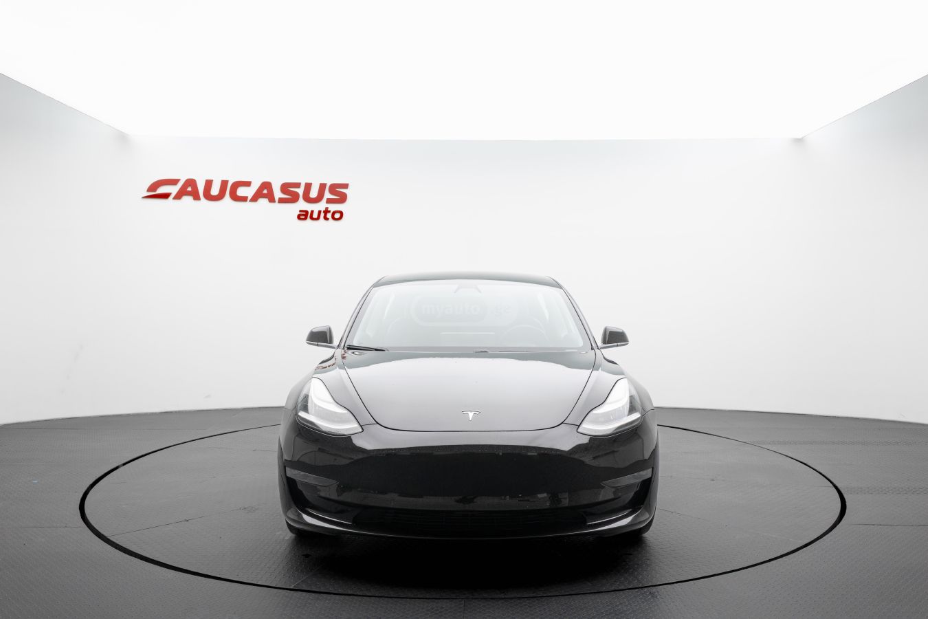 Tesla Model 3 - фото 2