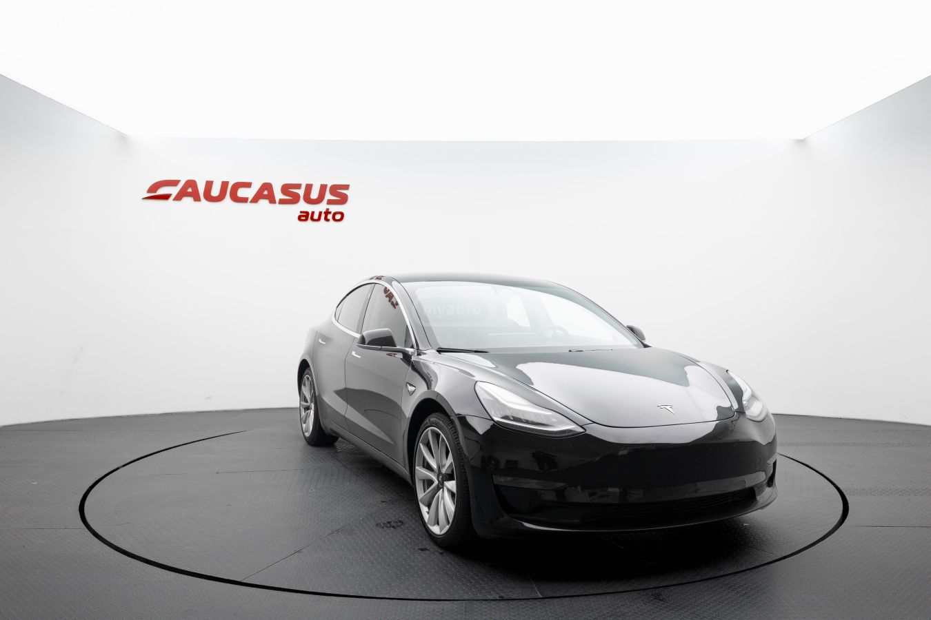 Tesla Model 3 - фото 3