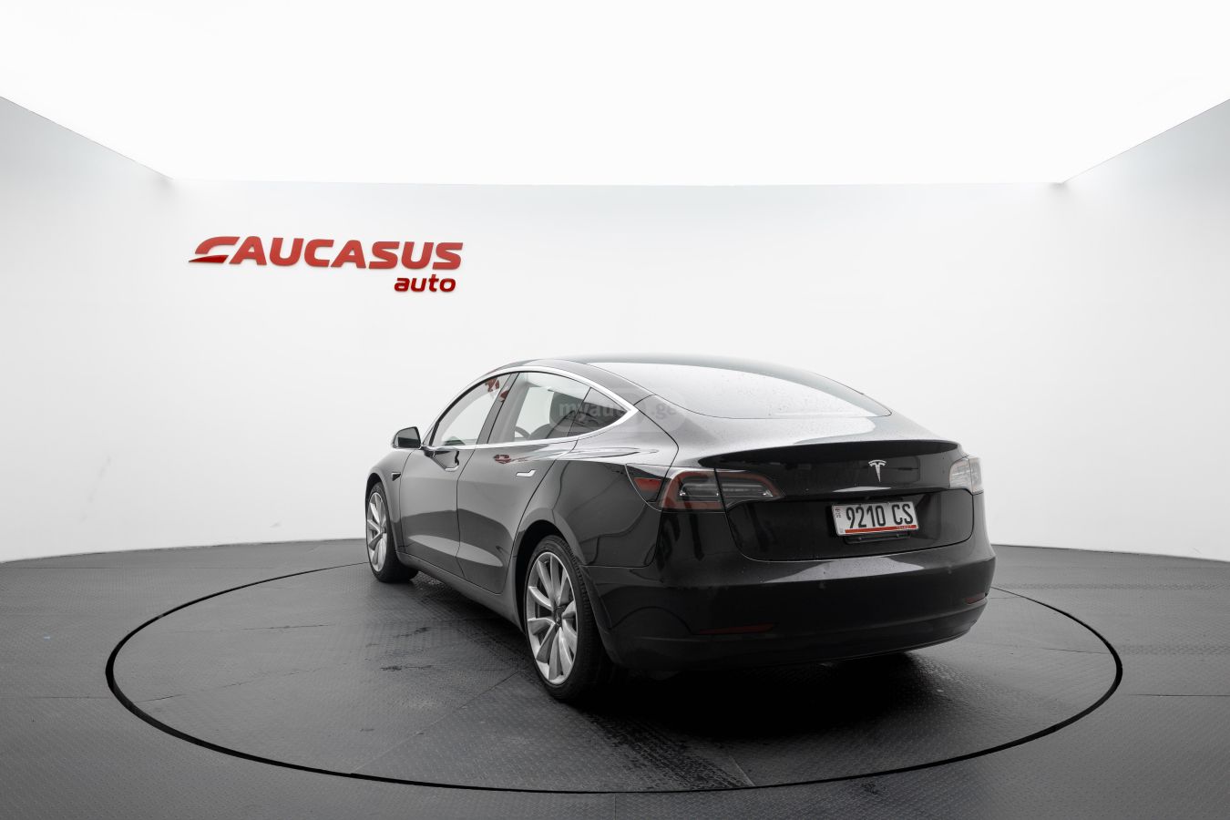 Tesla Model 3 - фото 6