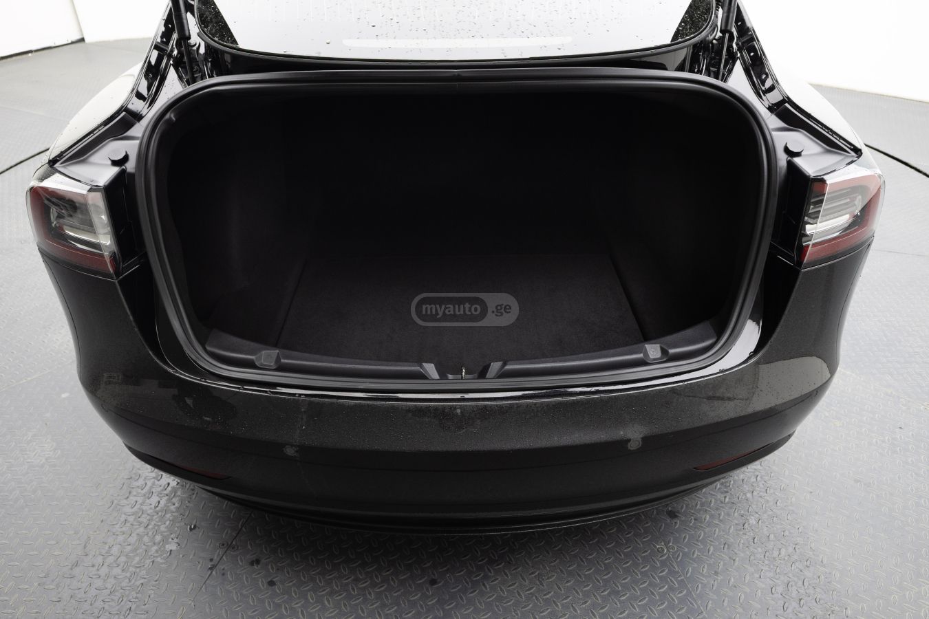 Tesla Model 3 - фото 7