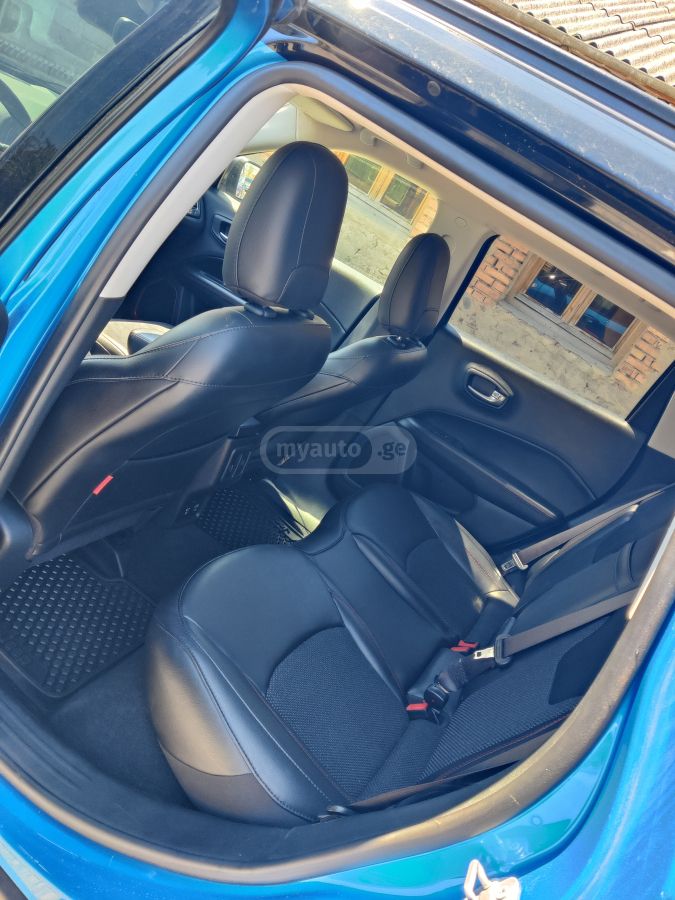 Jeep Compass - фото 6