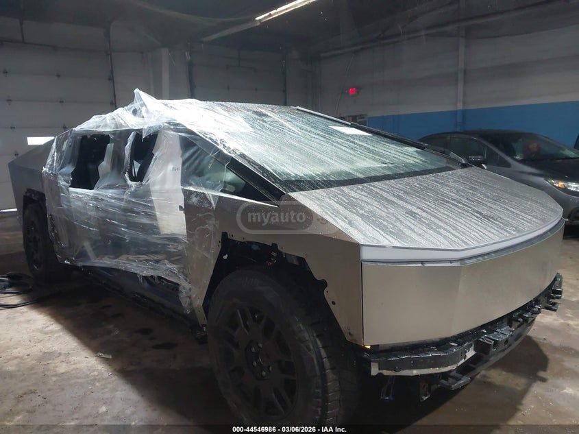 Tesla Cybertruck 2024 — миниатюра 10