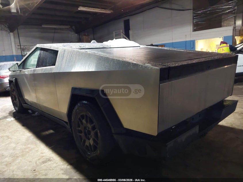 Tesla Cybertruck 2024 — миниатюра 3