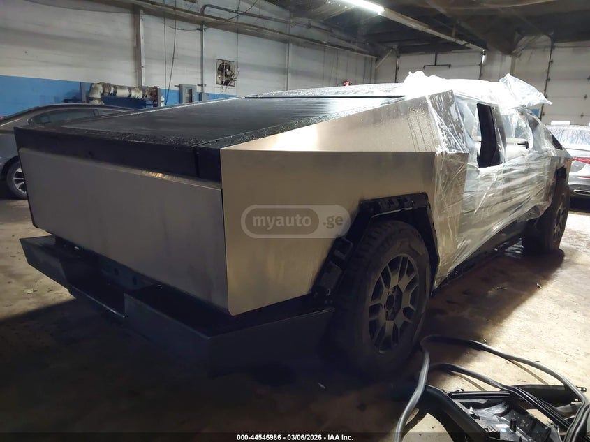 Tesla Cybertruck 2024 — миниатюра 4