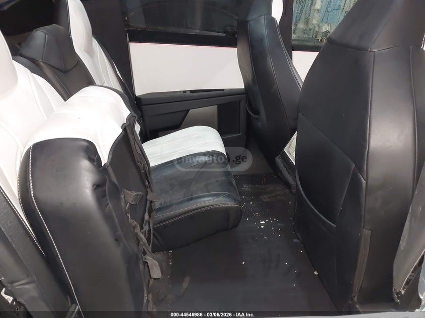 Tesla Cybertruck 2024 — миниатюра 8