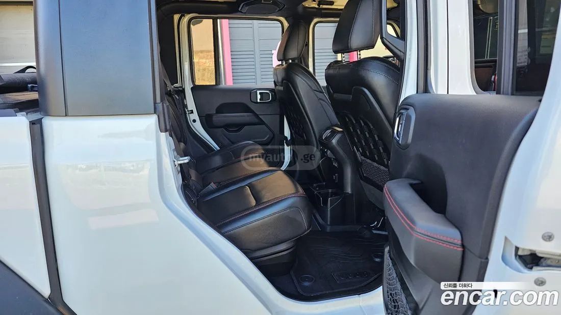 Jeep Gladiator - фото 12