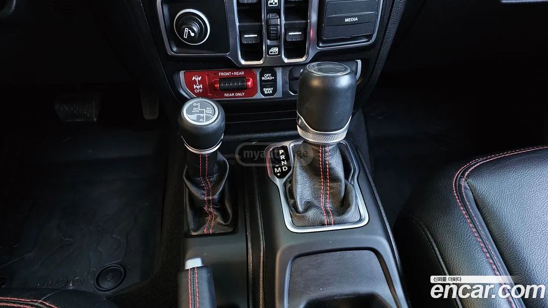 Jeep Gladiator - фото 9