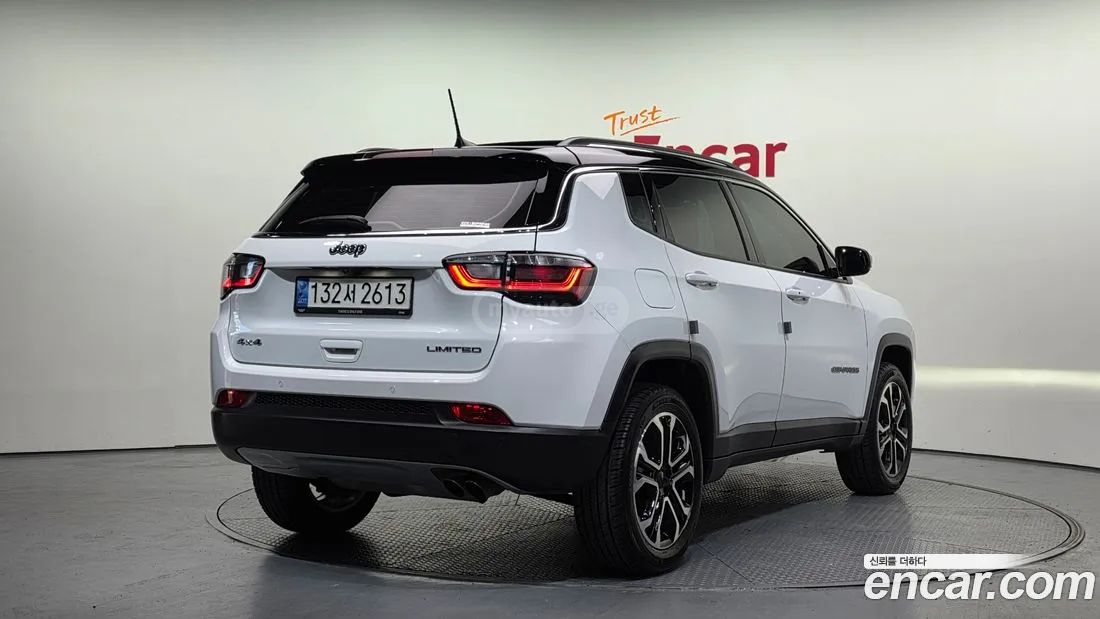 Jeep Compass - фото 2