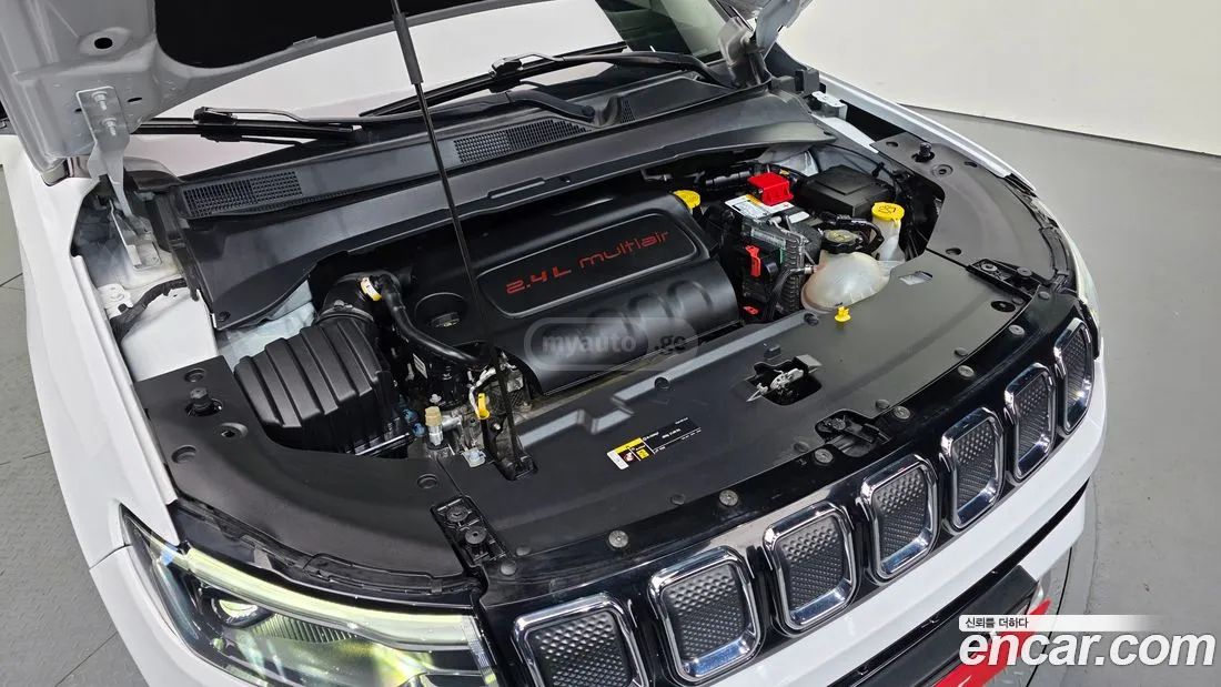 Jeep Compass - фото 6