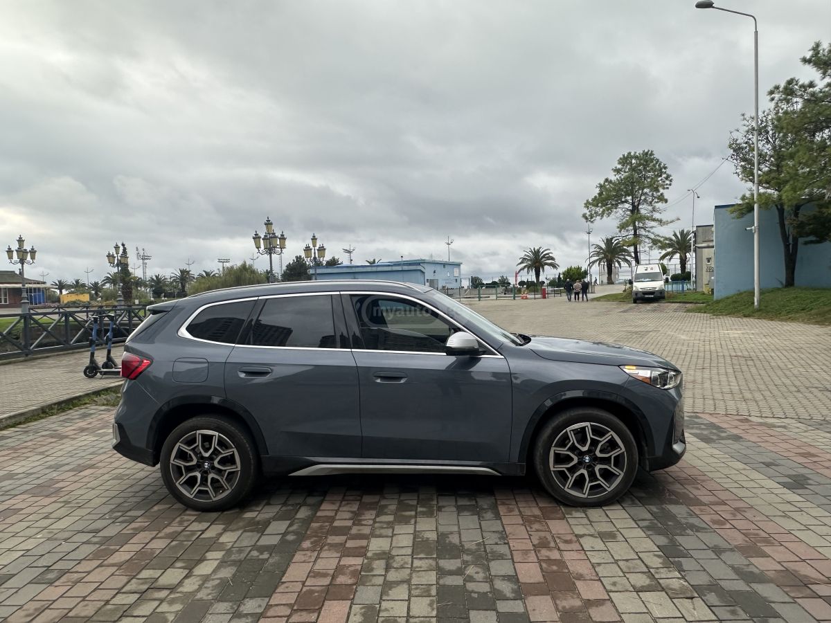 BMW X1 - фото 6