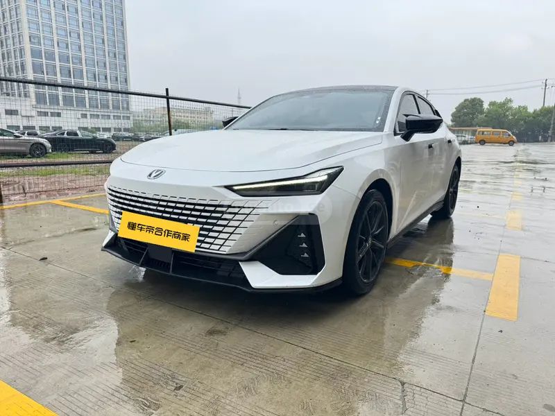 Changan UNI-V - фото 1