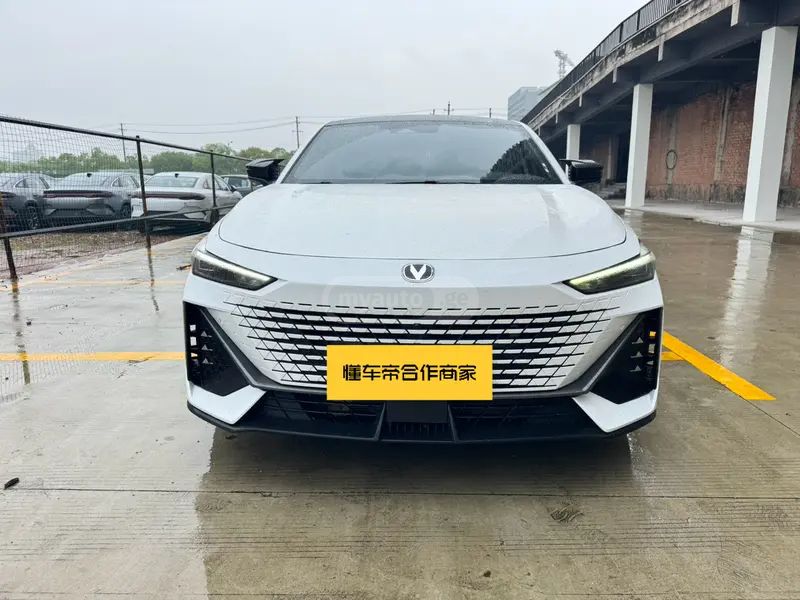 Changan UNI-V - фото 2