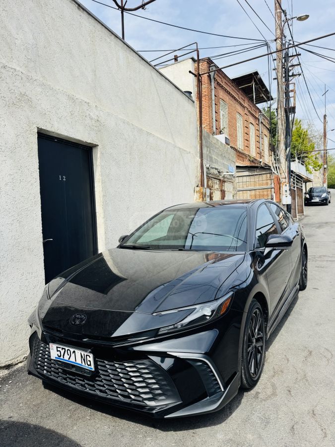 Toyota Camry - фото 2