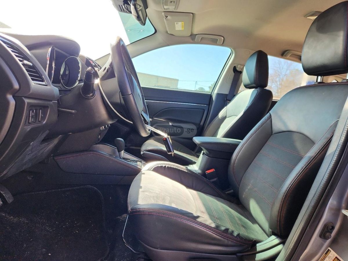 Mitsubishi Outlander - фото 7