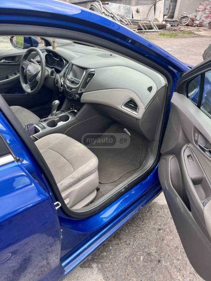 Chevrolet Cruze - фото 11