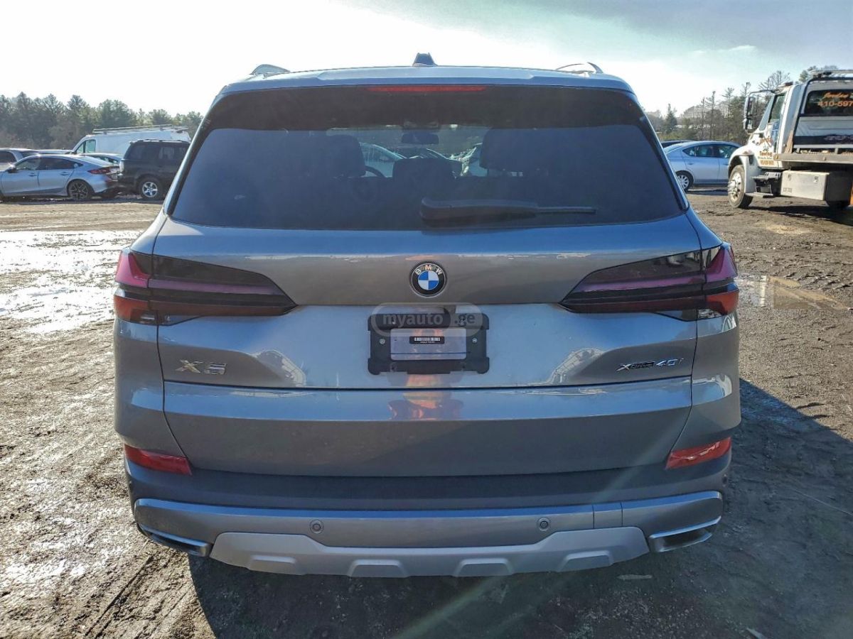 BMW xDrive40i 4dr All Wheel Drive — миниатюра 11