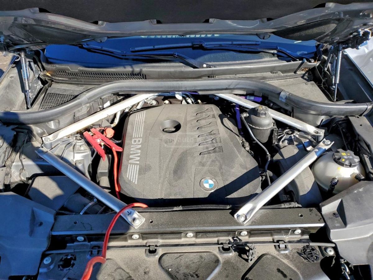 BMW xDrive40i 4dr All Wheel Drive — миниатюра 7