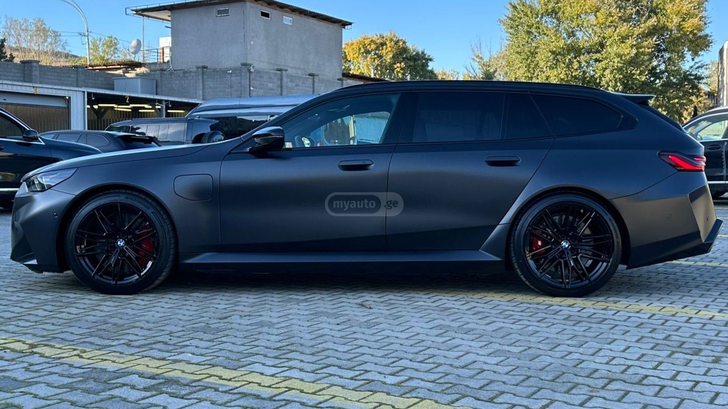 BMW M5 2025 — миниатюра 7