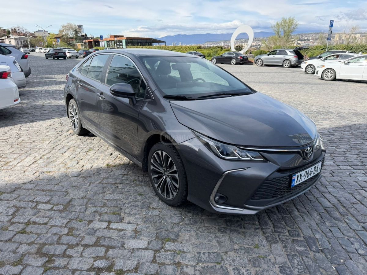 Toyota Corolla - фото 2