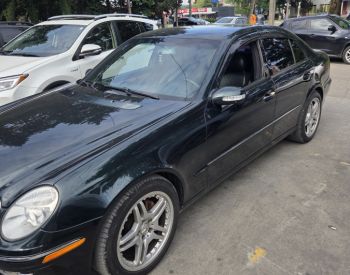 Mercedes-BenzE 320