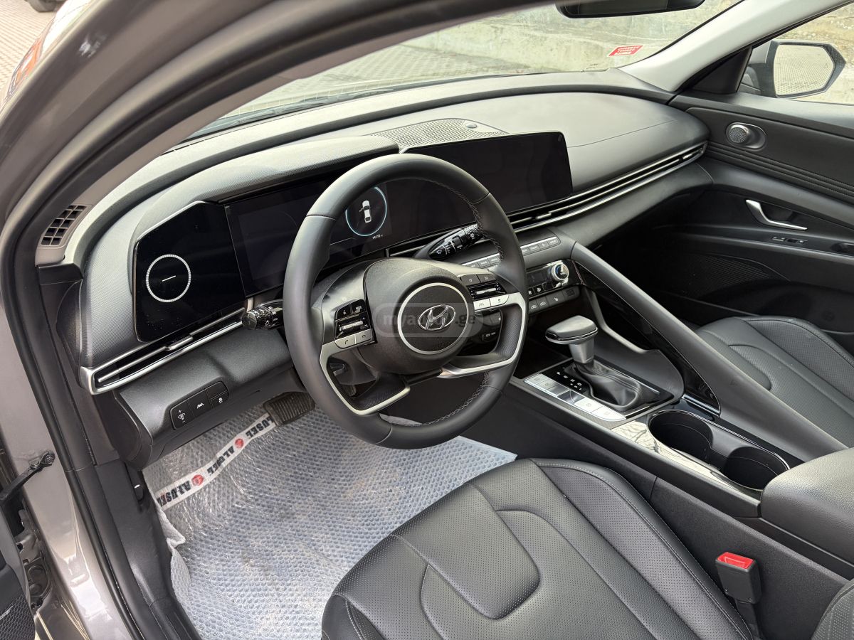 Hyundai Elantra - фото 11