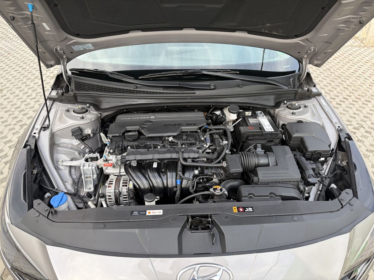 Hyundai Elantra - фото 12