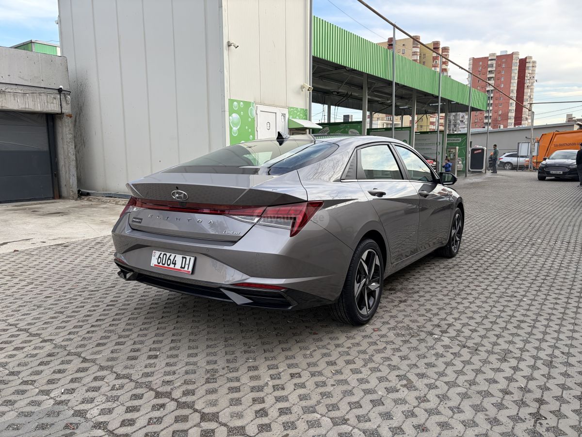 Hyundai Elantra - фото 6