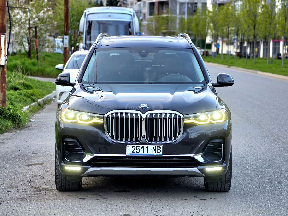 BMW X7 - фото 2