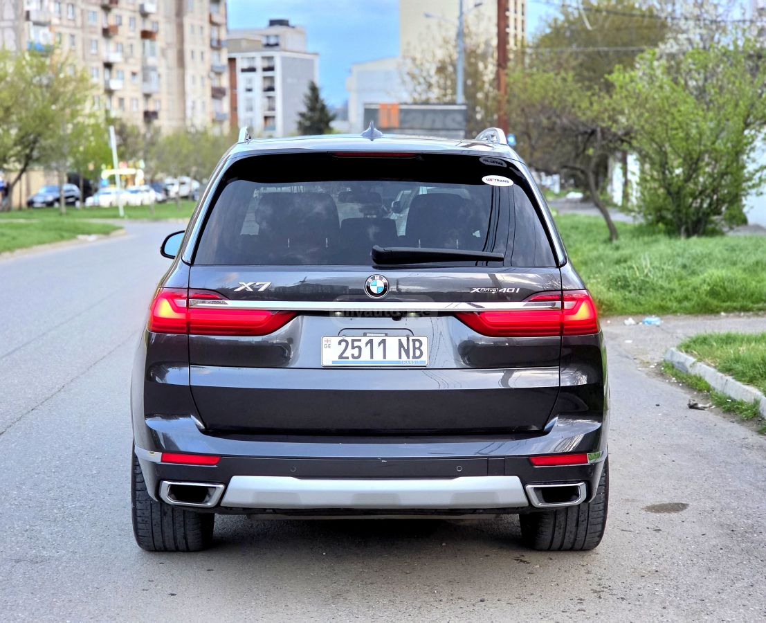 BMW X7 - фото 5