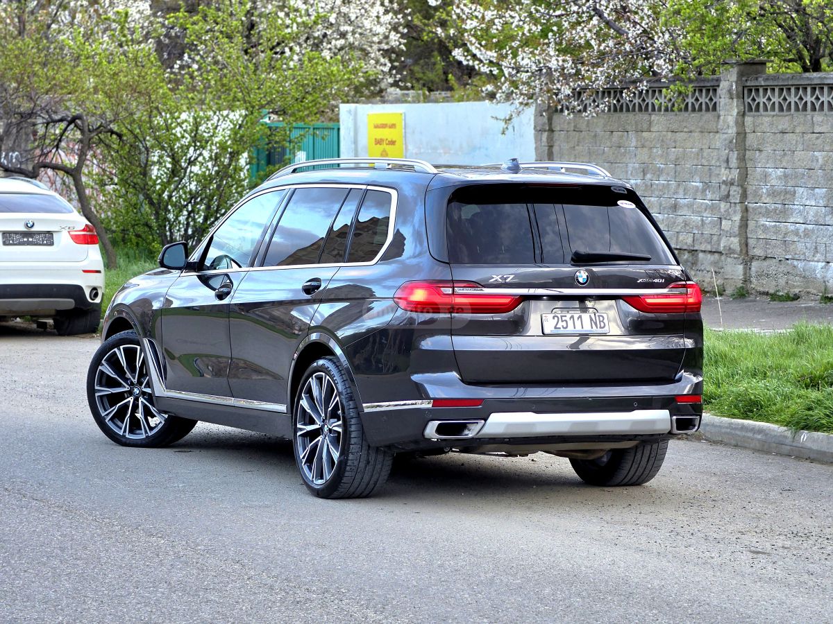 BMW X7 - фото 6