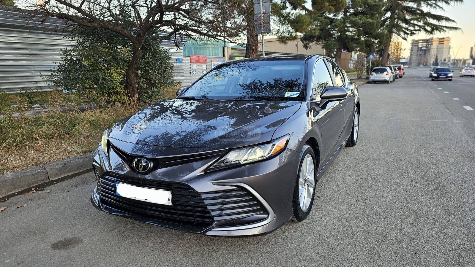 Toyota Camry - фото 1