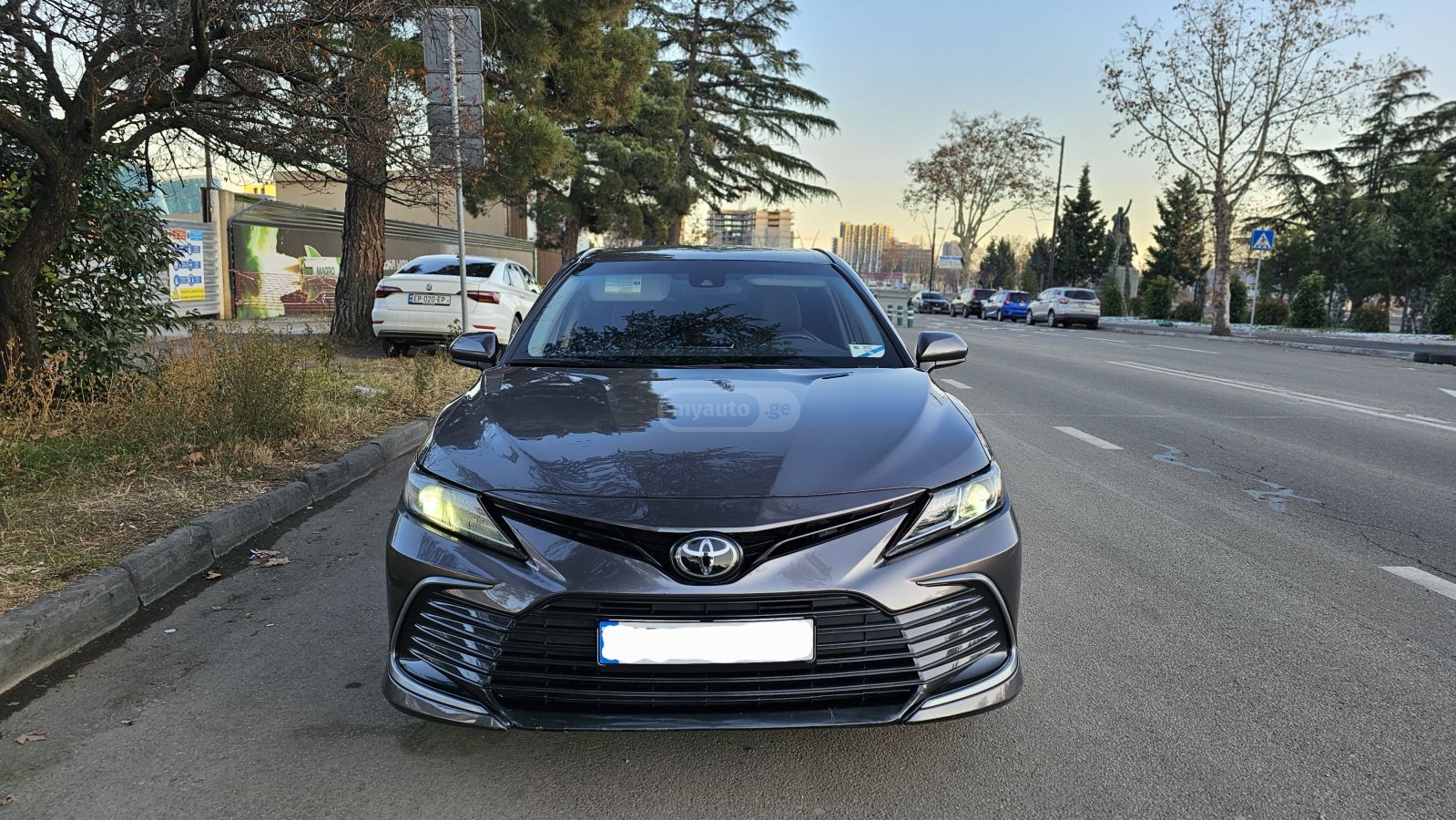 Toyota Camry - фото 4