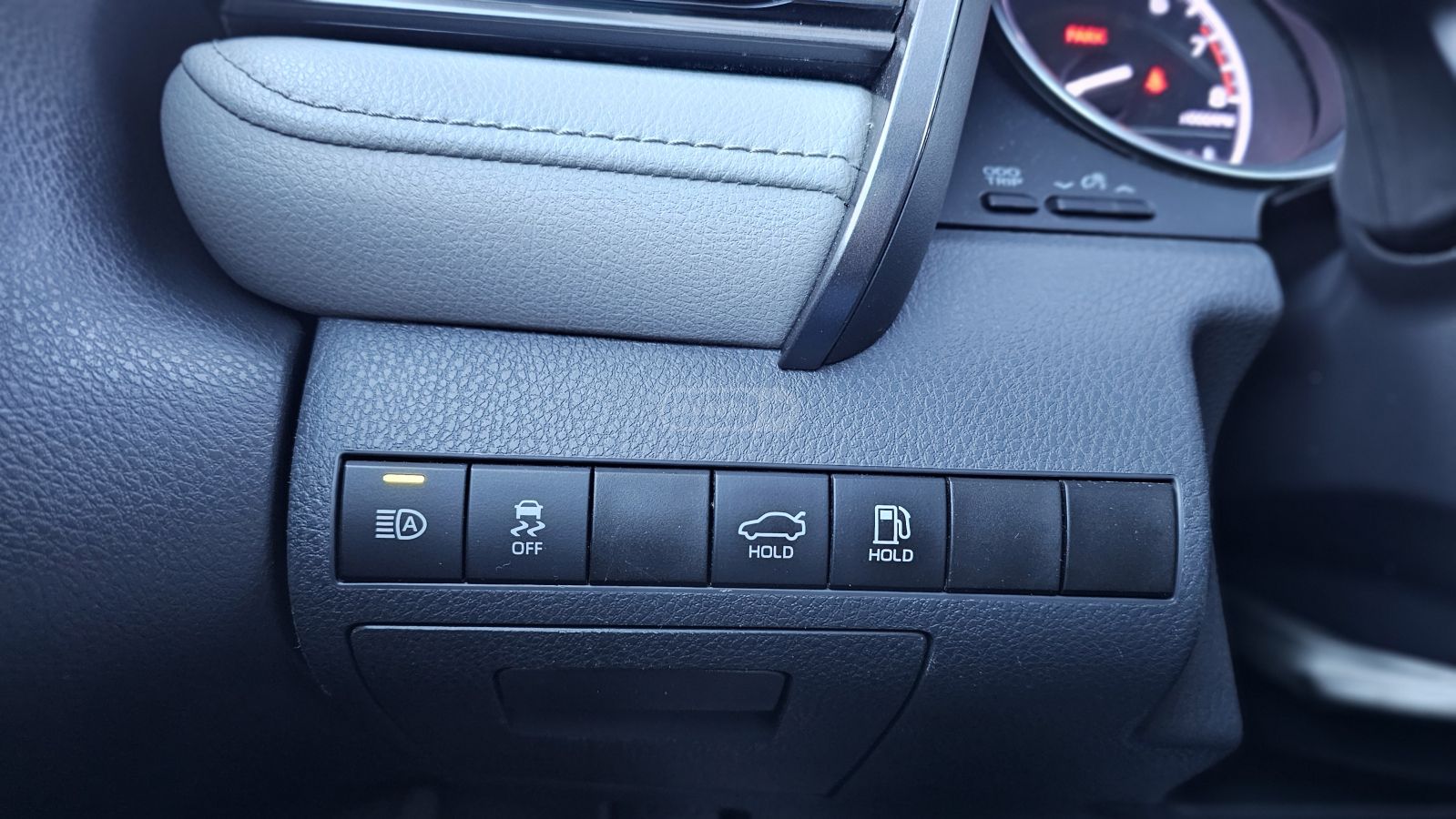 Toyota Camry - фото 9