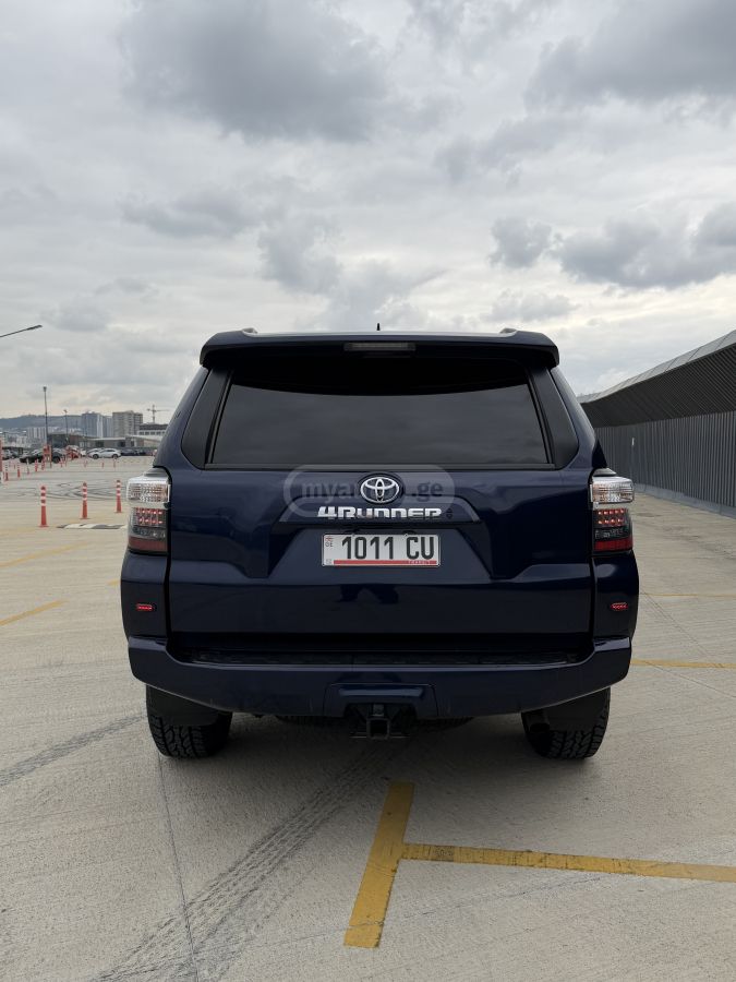 Toyota SR5 Premium 4dr 4x4 Automatic — миниатюра 5