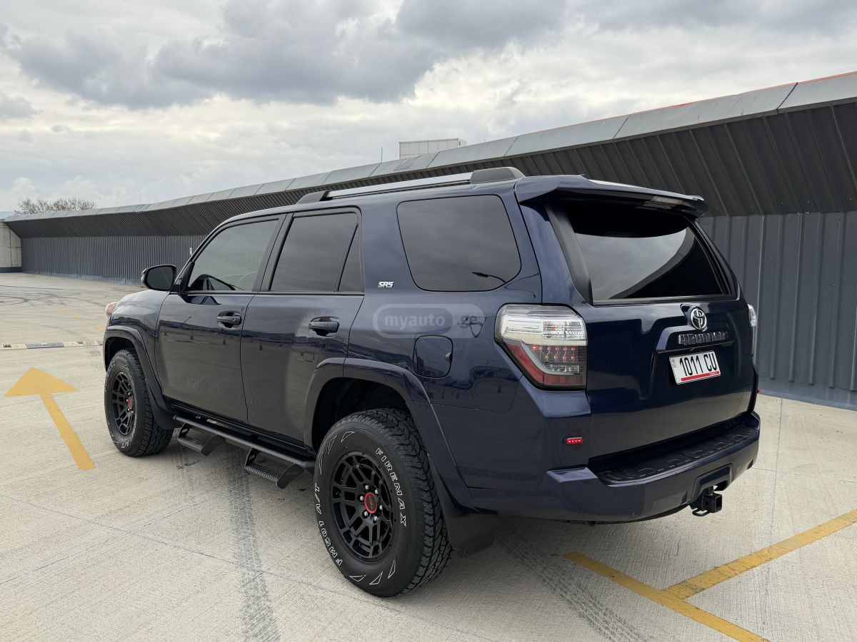 Toyota SR5 Premium 4dr 4x4 Automatic — миниатюра 6