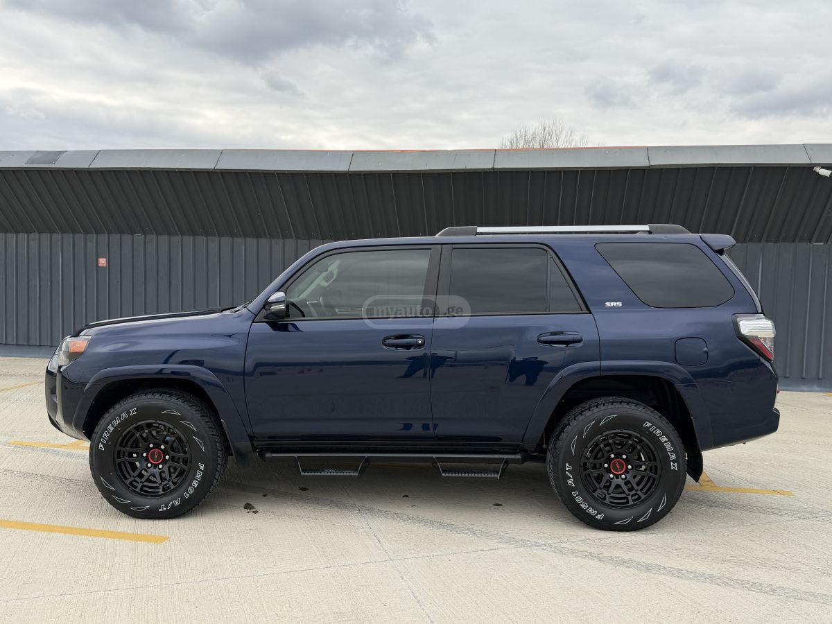 Toyota SR5 Premium 4dr 4x4 Automatic — миниатюра 7