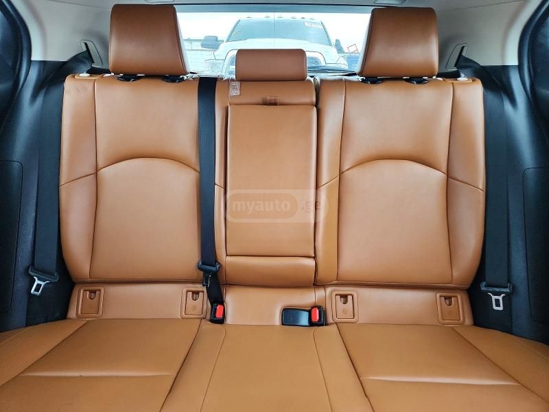 Lexus UX 250 h - фото 10