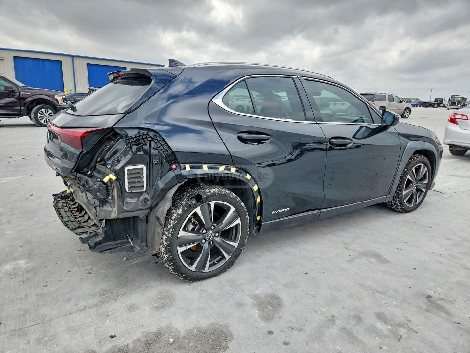 Lexus UX 250 h - фото 3