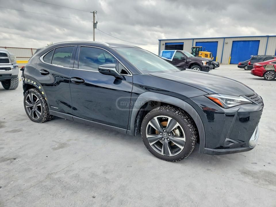 Lexus UX 250 h - фото 4