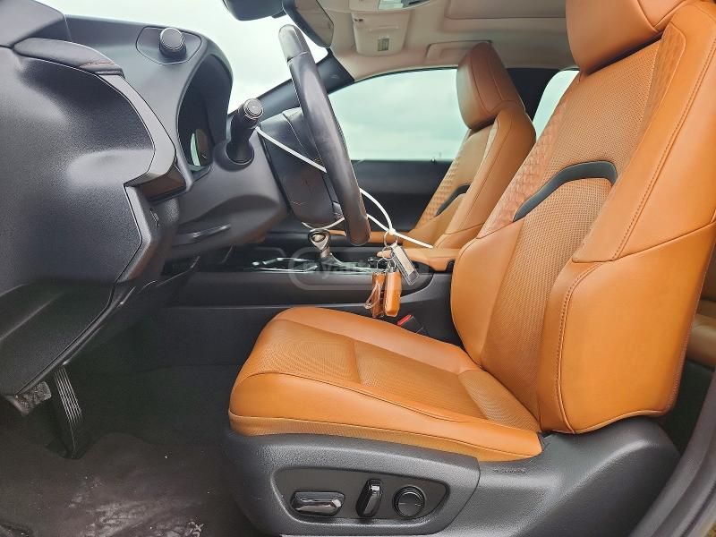 Lexus UX 250 h - фото 7