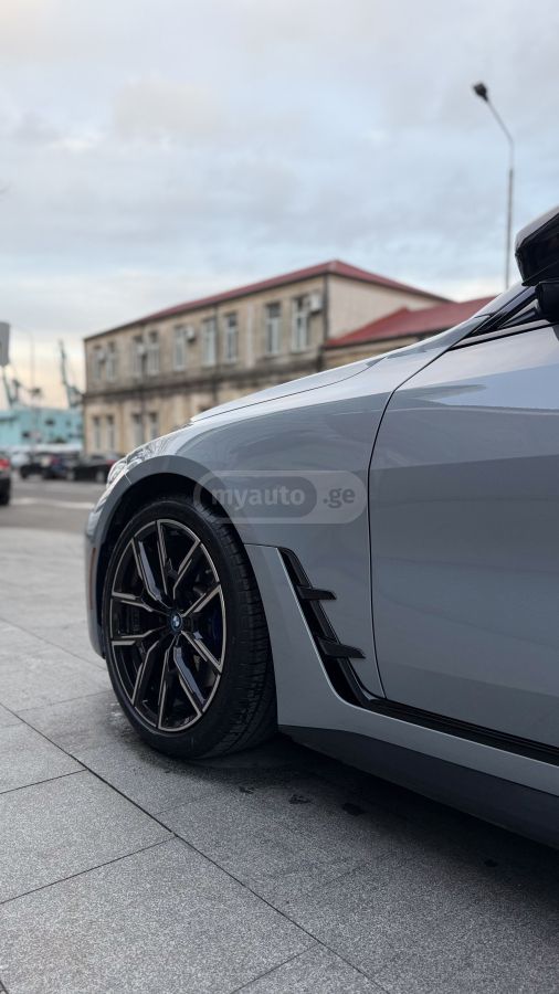 BMW eDrive40 4dr Rear-Wheel Drive — миниатюра 2