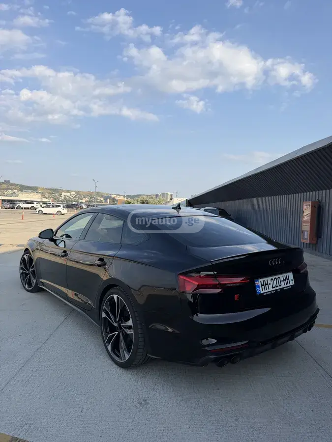 نمای دیگر Audi 3.0T Premium 4dr All Wheel Dri 2024