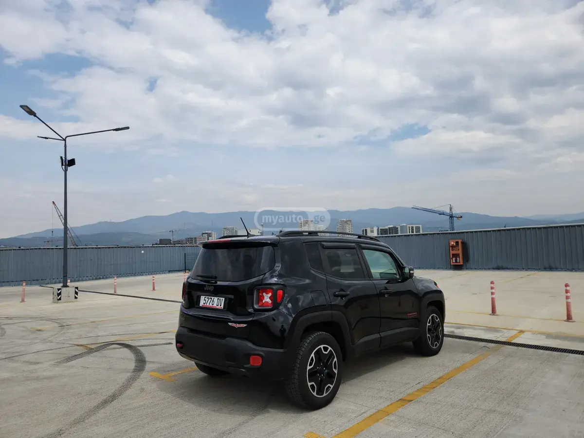 نمای دیگر Jeep Trailhawk 4dr 4x4 Automatic 2017