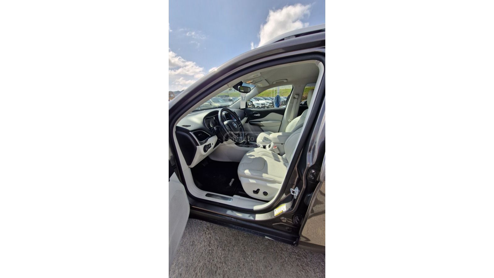 Jeep Cherokee - фото 10