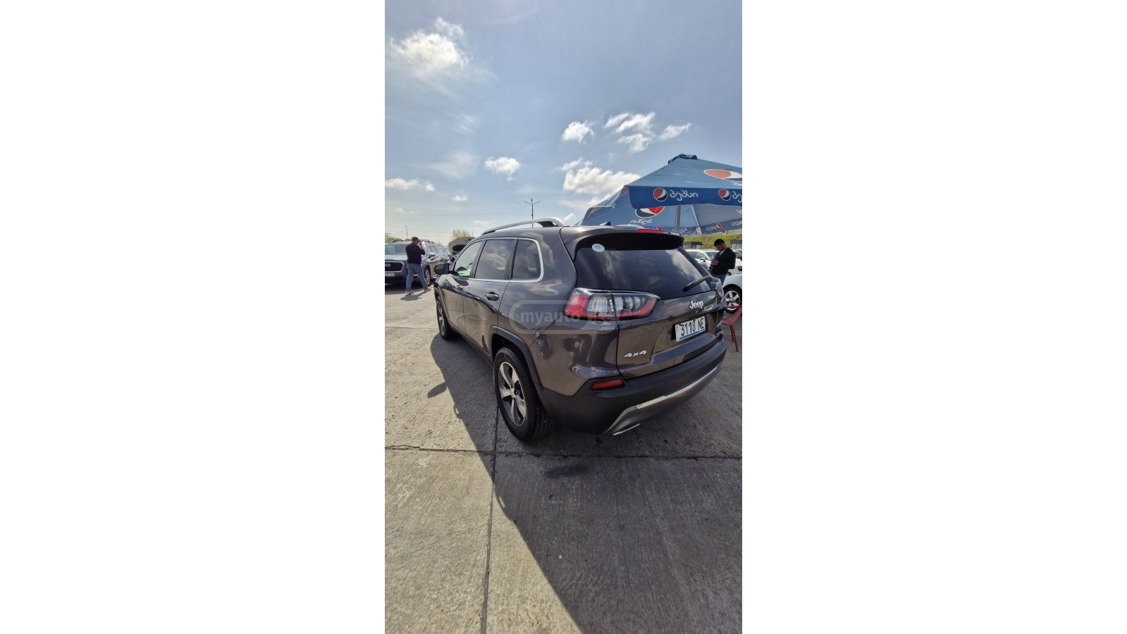 Jeep Cherokee - фото 6