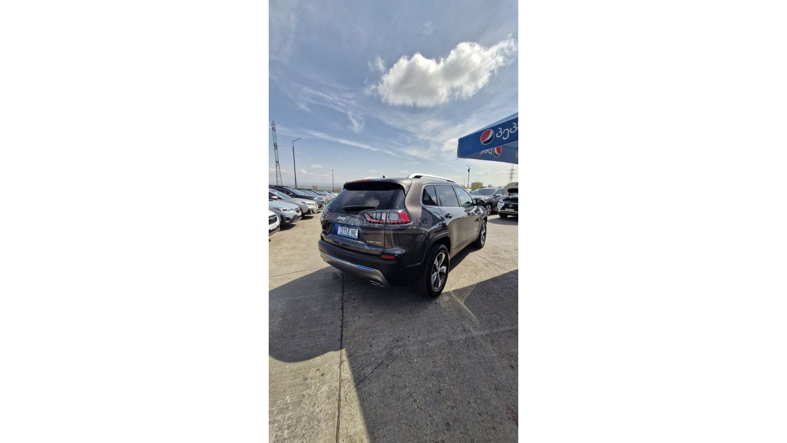Jeep Cherokee - фото 7