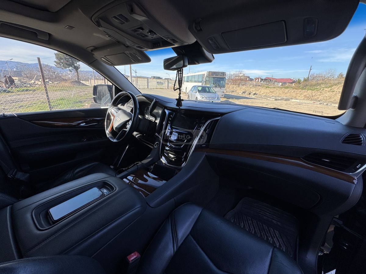 Cadillac Luxury 4WD sport — миниатюра 10