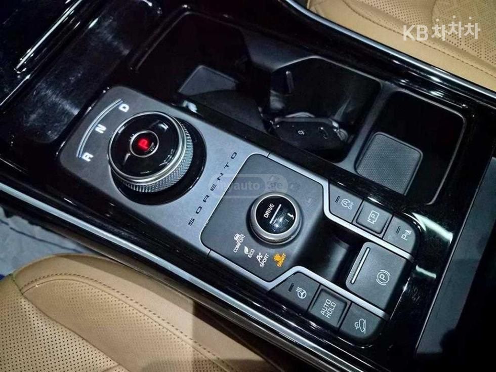 Kia Sorento - фото 9