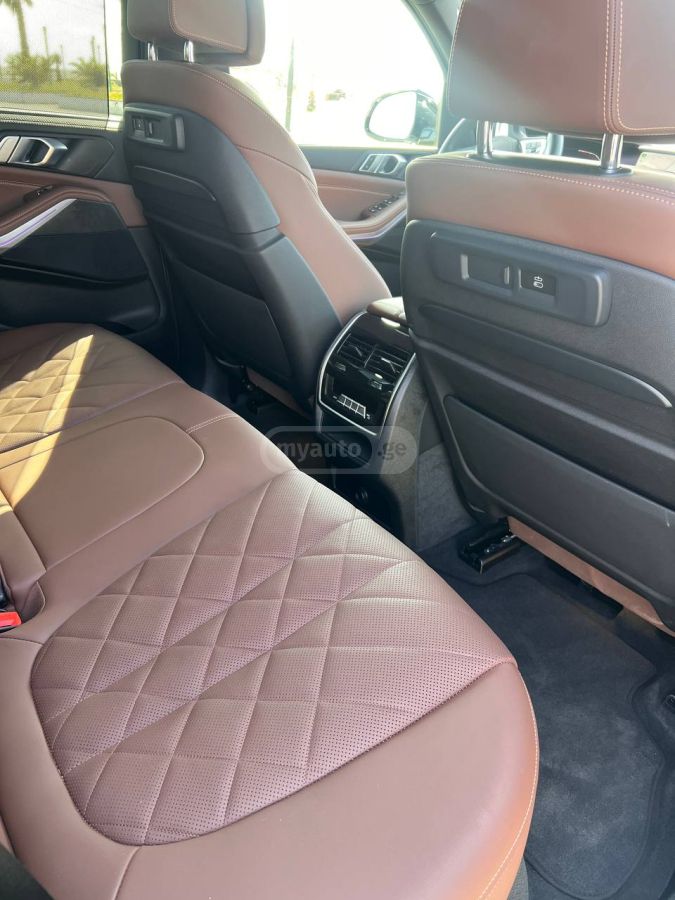 BMW xDrive40i 4dr All-Wheel Drive — миниатюра 10